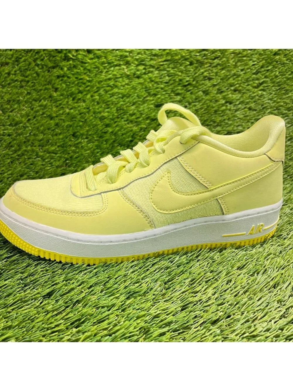 Nike Air Force 1 LV8 Low Boys Size 6.5Y Yellow White Athletic Shoes Sneakers